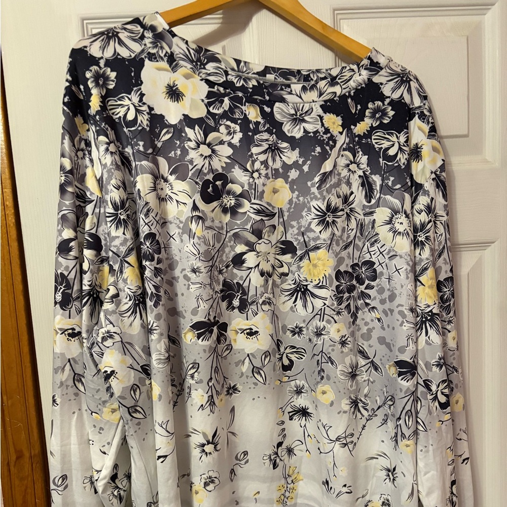 Temu woman’s size 5X shirt which about a 3X in the USA.